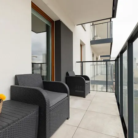 Apartment Turquoise Near The Royal Lazienki By Renters