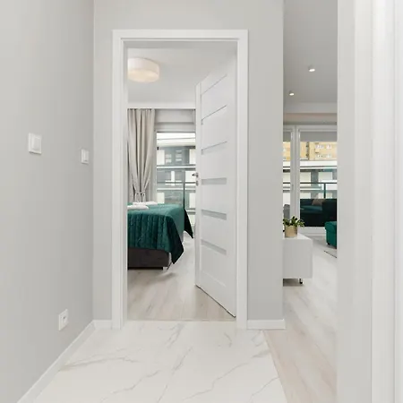 Turquoise Near The Royal Lazienki By Renters Varšava