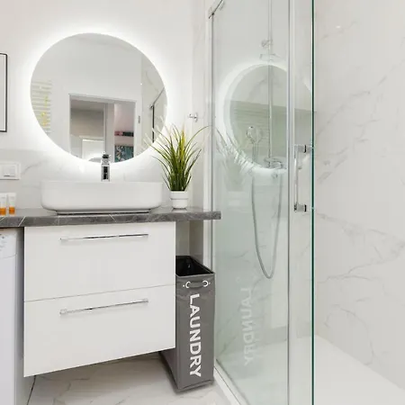 Apartment Turquoise Near The Royal Lazienki By Renters