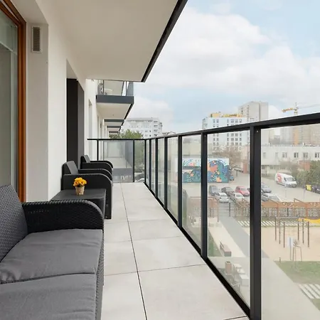 Apartment Turquoise Near The Royal Lazienki By Renters