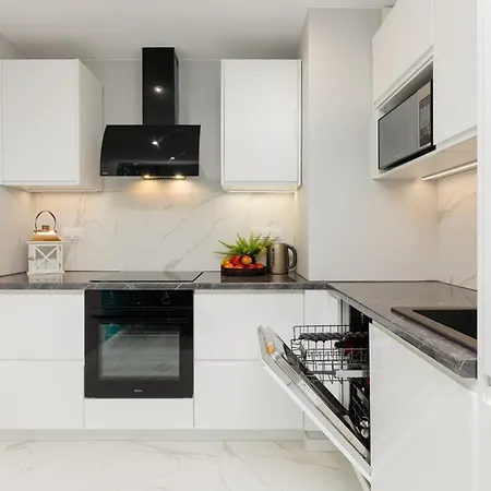 Turquoise Near The Royal Lazienki By Renters * Warschau