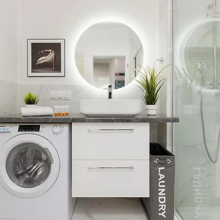 Apartment Turquoise Near The Royal Lazienki By Renters