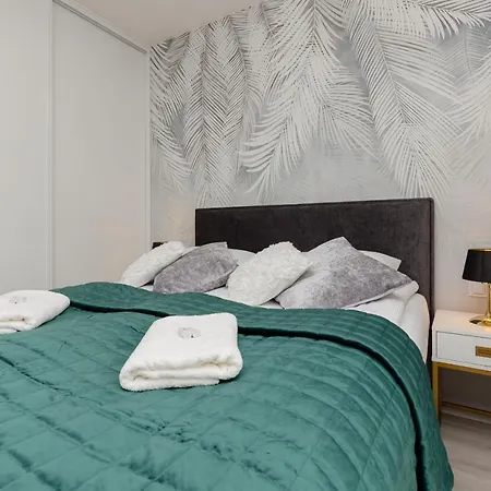 Turquoise Near The Royal Lazienki By Renters