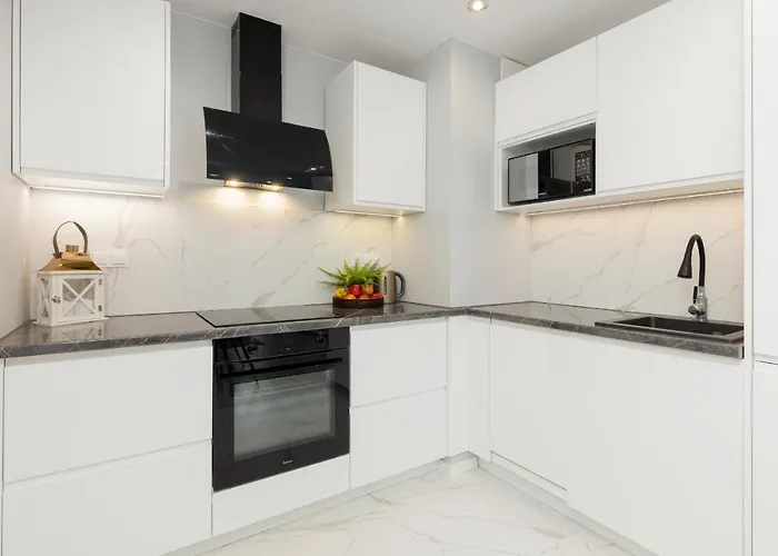 Turquoise Near The Royal Lazienki By Renters وارسو