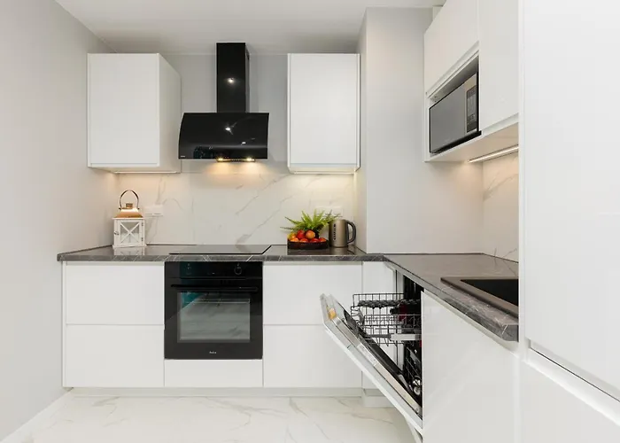 Turquoise Near The Royal Lazienki By Renters * وارسو