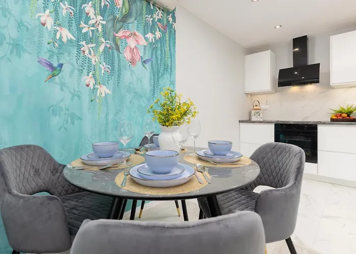 Turquoise Near The Royal Lazienki By Renters