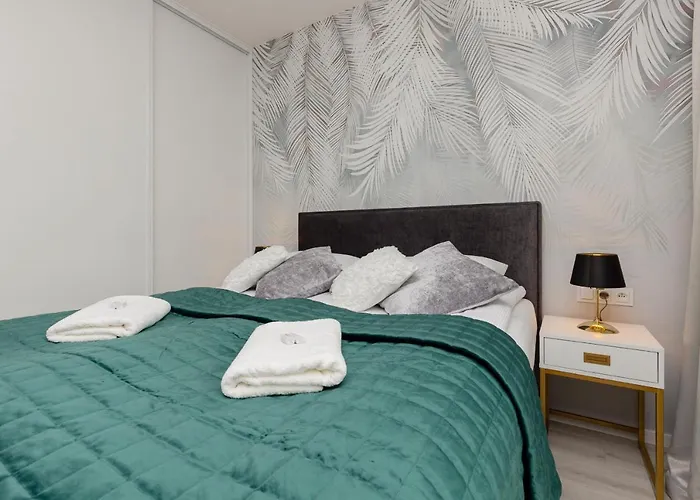 Turquoise Near The Royal Lazienki By Renters