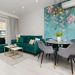 Turquoise Near The Royal Lazienki By Renters Apartmán