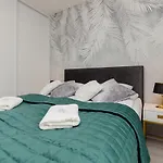 Turquoise Near The Royal Lazienki By Renters
